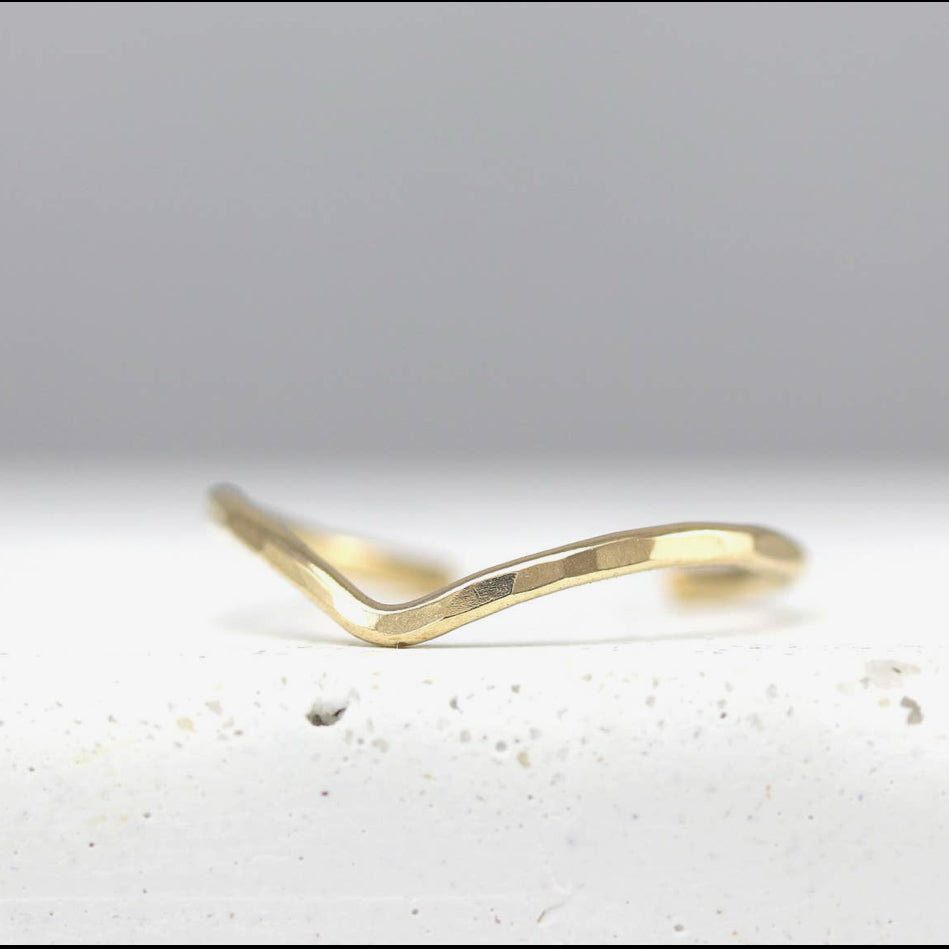 Chevron toe ring