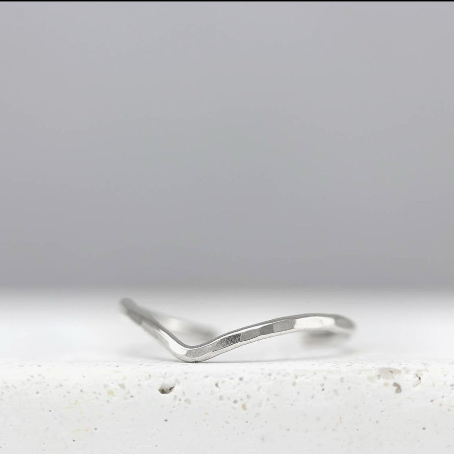 Chevron toe ring