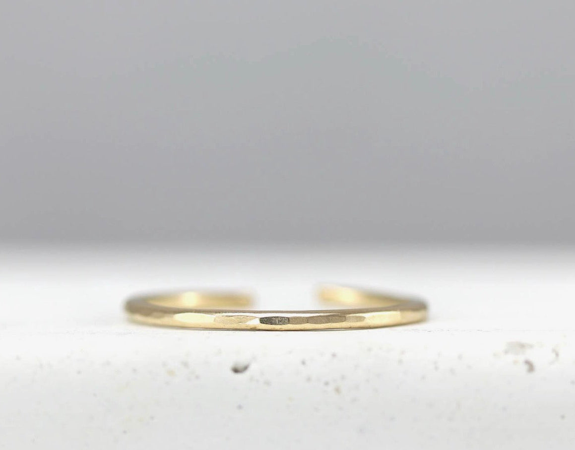 Hammered toe ring -