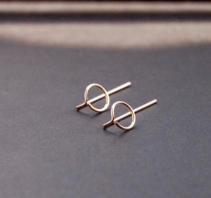Circle threader handcrafted - 14K Gold Filled or Sterling Silver